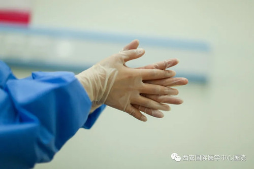 49秒！她的手，已接種了13230人