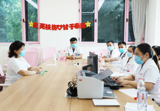 不掛號(hào)，解決多個(gè)問題，多學(xué)科MDT聯(lián)合門診讓更年期女性少跑腿，更安心！
