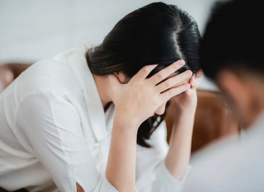 沒食欲、睡眠差、全身乏……這些“長新冠”癥狀有可能是心理疾病撥打96999-3可免費咨詢