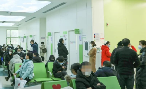 節(jié)后首個工作日|不停歇，他們?nèi)κ刈o患者健康！