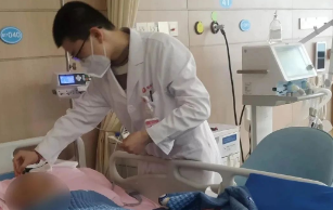 危急重癥、“大白肺” 90%以上恢復(fù)良好，他們?nèi)绾巫龅降模?>
				             </a>
                <div   id=