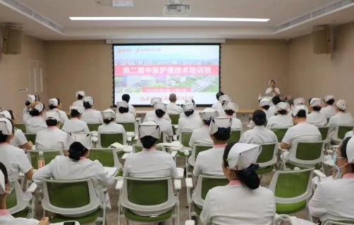 辨證、貼敷、耳穴……解鎖中醫(yī)護(hù)理“新技能”